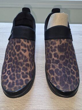 Used BZees Black Leopard Women's Axis Slip On Washable Shoes Size 9M